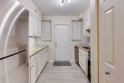 1 W Oak Avenue #C1, La Grange Park, IL 60526 - Photo 3