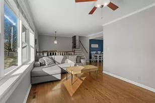 228 Wellington Dr, Crystal Lake, IL 60014 - Photo 9