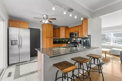 228 Wellington Drive, Crystal Lake, IL 60014 - Photo 15