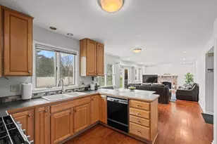 2806 N Stanford Dr, Arlington Heights, IL 60004 - Photo 7