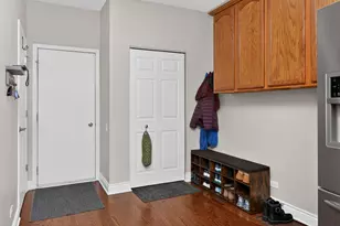 18104 Lake Shore Dr, Orland Park, IL 60467 - Photo 9