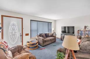 17617 Burnham Ave, Thornton, IL 60476 - Photo 3