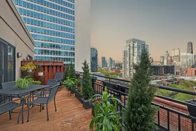 525 W Superior Street #626, Chicago, IL 60654 - Photo 21