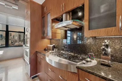 525 W Superior Street #626, Chicago, IL 60654 - Photo 9