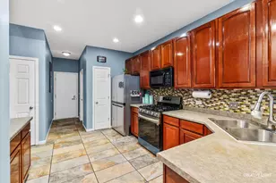 198 Timber Trails Blvd, Gilberts, IL 60136 - Photo 5