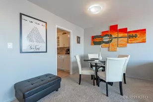 3930 N Pine Grove Ave, Chicago, IL 60613 - Photo 5