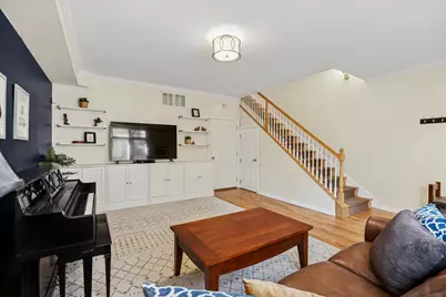 422 Pennsylvania Way, Oak Park, IL 60302 - Photo 3