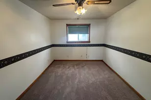 507 Jefferson St, Hanover, IL 61041 - Photo 7