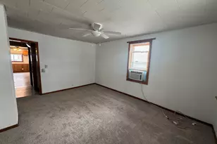 507 Jefferson St, Hanover, IL 61041 - Photo 3