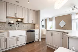 855 E 22nd St, Lombard, IL 60148 - Photo 9