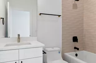 6414 N Francisco Ave, Chicago, IL 60645 - Photo 9