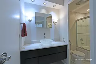 300 N State St, Chicago, IL 60654 - Photo 17