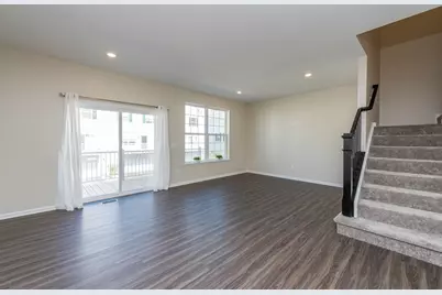 804 Neubauer Circle, Lindenhurst, IL 60046 - Photo 5