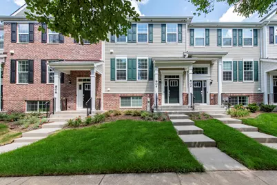 804 Neubauer Circle, Lindenhurst, IL 60046 - Photo 1