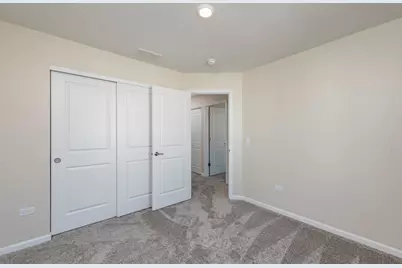 804 Neubauer Circle, Lindenhurst, IL 60046 - Photo 15