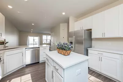 804 Neubauer Circle, Lindenhurst, IL 60046 - Photo 9