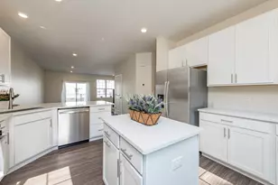 804 Neubauer Circle, Lindenhurst, IL 60046 - Photo 9