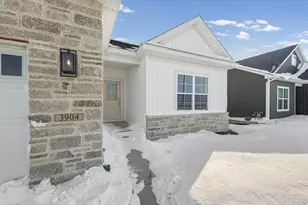 3904 Bay Cir, Champaign, IL 61822 - Photo 3