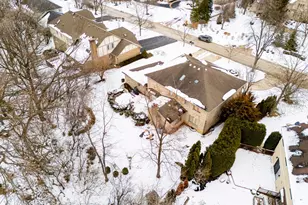 7624 Forest Hill Rd, Burr Ridge, IL 60527 - Photo 29