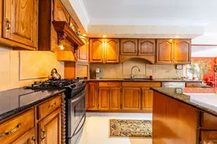 7624 Forest Hill Rd, Burr Ridge, IL 60527 - Photo 13