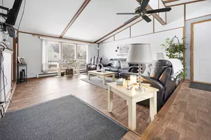 404 S Stott St, Genoa, IL 60135 - Photo 5