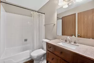 1690 Red Coach Ln, Algonquin, IL 60102 - Photo 15