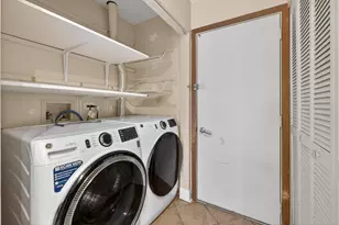 1690 Red Coach Ln, Algonquin, IL 60102 - Photo 11