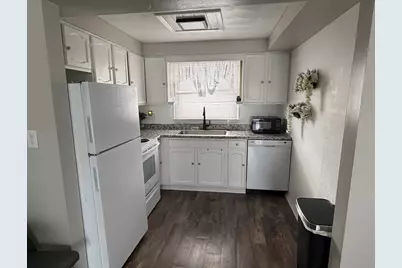 30 Tilton Manor Drive #205, Rochelle, IL 61068 - Photo 5