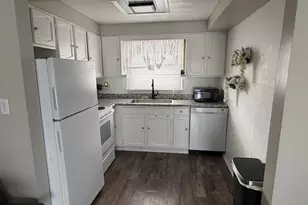 30 Tilton Manor Dr, Rochelle, IL 61068 - Photo 5