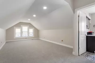 7700 S Paxton Avenue, Chicago, IL 60649 - Photo 9