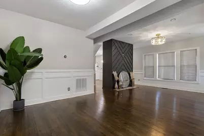 7700 S Paxton Avenue, Chicago, IL 60649 - Photo 7