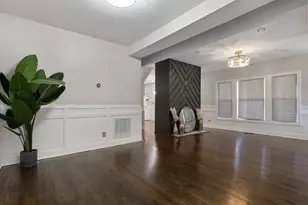 7700 S Paxton Ave, Chicago, IL 60649 - Photo 7