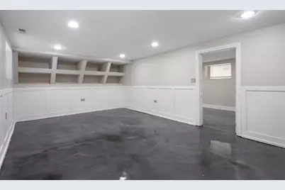 7700 S Paxton Avenue, Chicago, IL 60649 - Photo 15