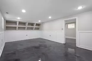 7700 S Paxton Ave, Chicago, IL 60649 - Photo 15