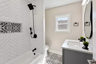 7700 S Paxton Ave, Chicago, IL 60649 - Photo 19