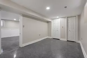 7700 S Paxton Ave, Chicago, IL 60649 - Photo 23