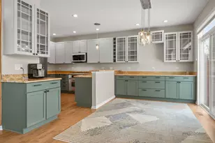 1824 Crenshaw Cir, Vernon Hills, IL 60061 - Photo 15