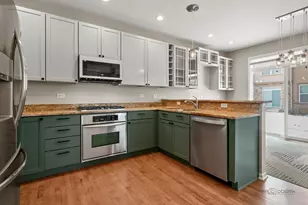 1824 Crenshaw Cir, Vernon Hills, IL 60061 - Photo 13