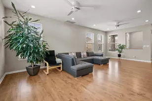 1824 Crenshaw Cir, Vernon Hills, IL 60061 - Photo 7