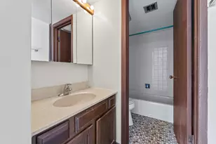 140 E Fountainview Ln, Lombard, IL 60148 - Photo 13