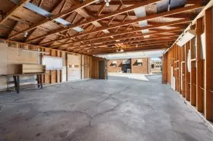 2030 40th St, Rock Island, IL 61201 - Photo 29