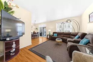 2874 Falling Waters Ln, Lindenhurst, IL 60046 - Photo 5