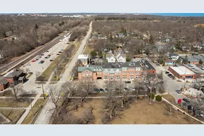 10 E Scranton Avenue #202B, Lake Bluff, IL 60044 - Photo 3