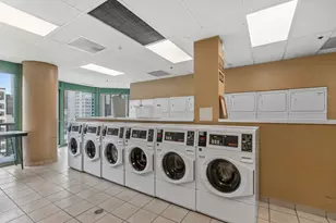 111 W Maple St, Chicago, IL 60610 - Photo 17