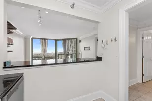 111 W Maple St, Chicago, IL 60610 - Photo 9