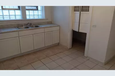 2334 E 68th Street #B, Chicago, IL 60649 - Photo 11