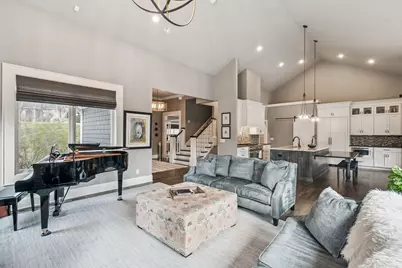 4865 Woody Creek Circle, Bettendorf, IA 52722 - Photo 7