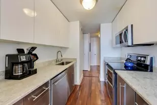 3150 N Sheridan Rd, Chicago, IL 60657 - Photo 9