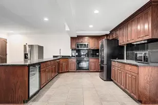 14 Ambriance Dr, Burr Ridge, IL 60527 - Photo 41