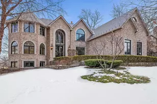 14 Ambriance Dr, Burr Ridge, IL 60527 - Photo 3